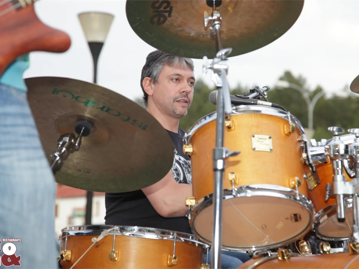 Actuación de Blues Deluxe en Tinto y Leña