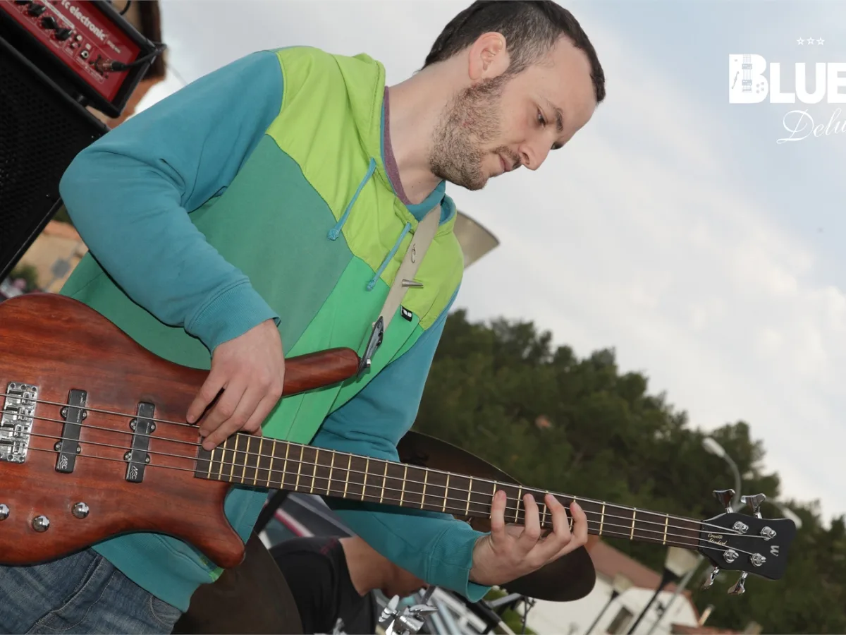 Actuación de Blues Deluxe en Tinto y Leña