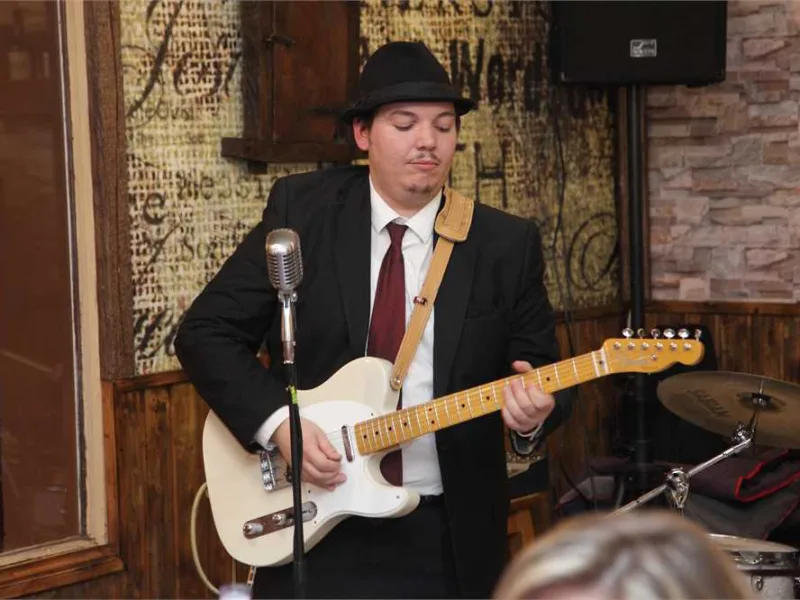 Actuación de Blues Days en Tinto y Leña