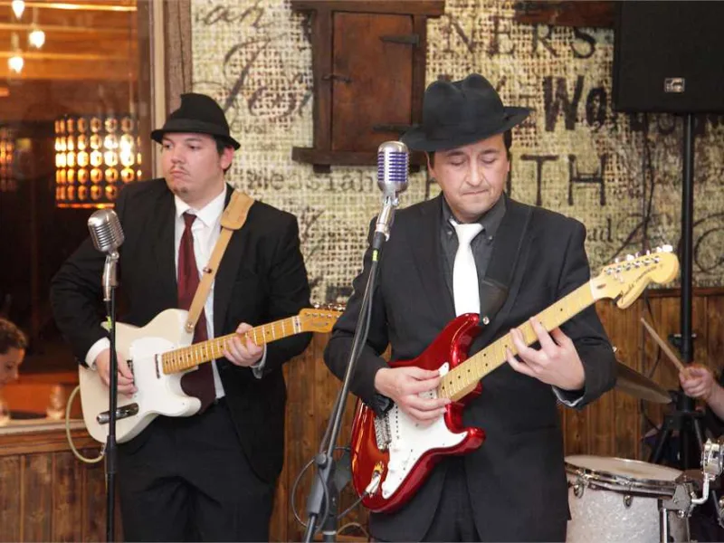 Actuación de Blues Days en Tinto y Leña