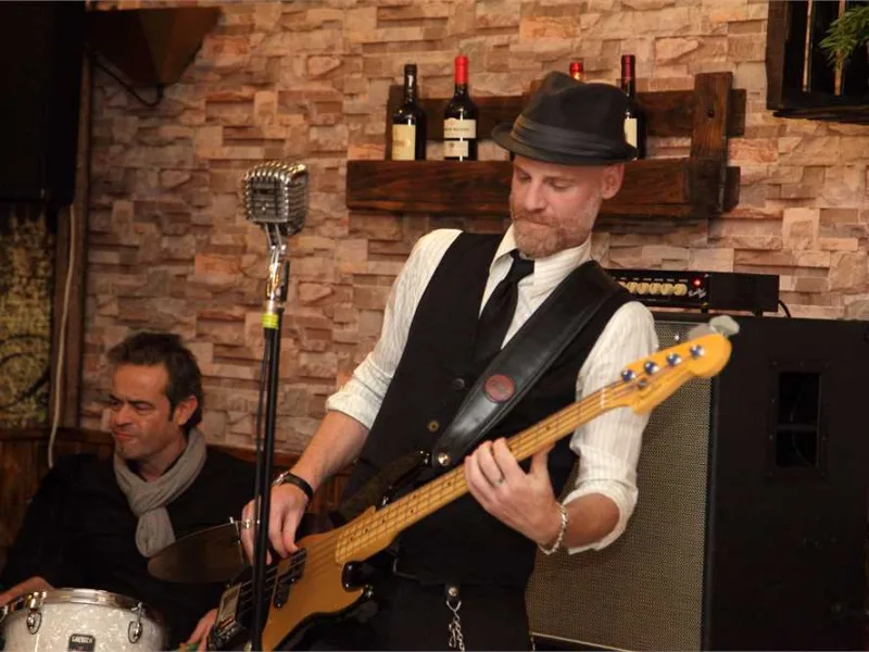 Actuación de Blues Days en Tinto y Leña