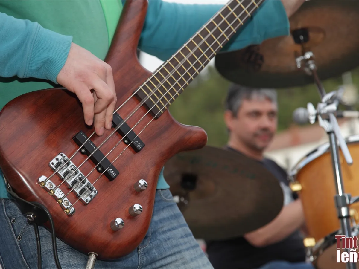 Actuación de Blues Deluxe en Tinto y Leña