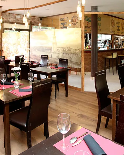 Salón comedor del restaurante Tinto y Leña