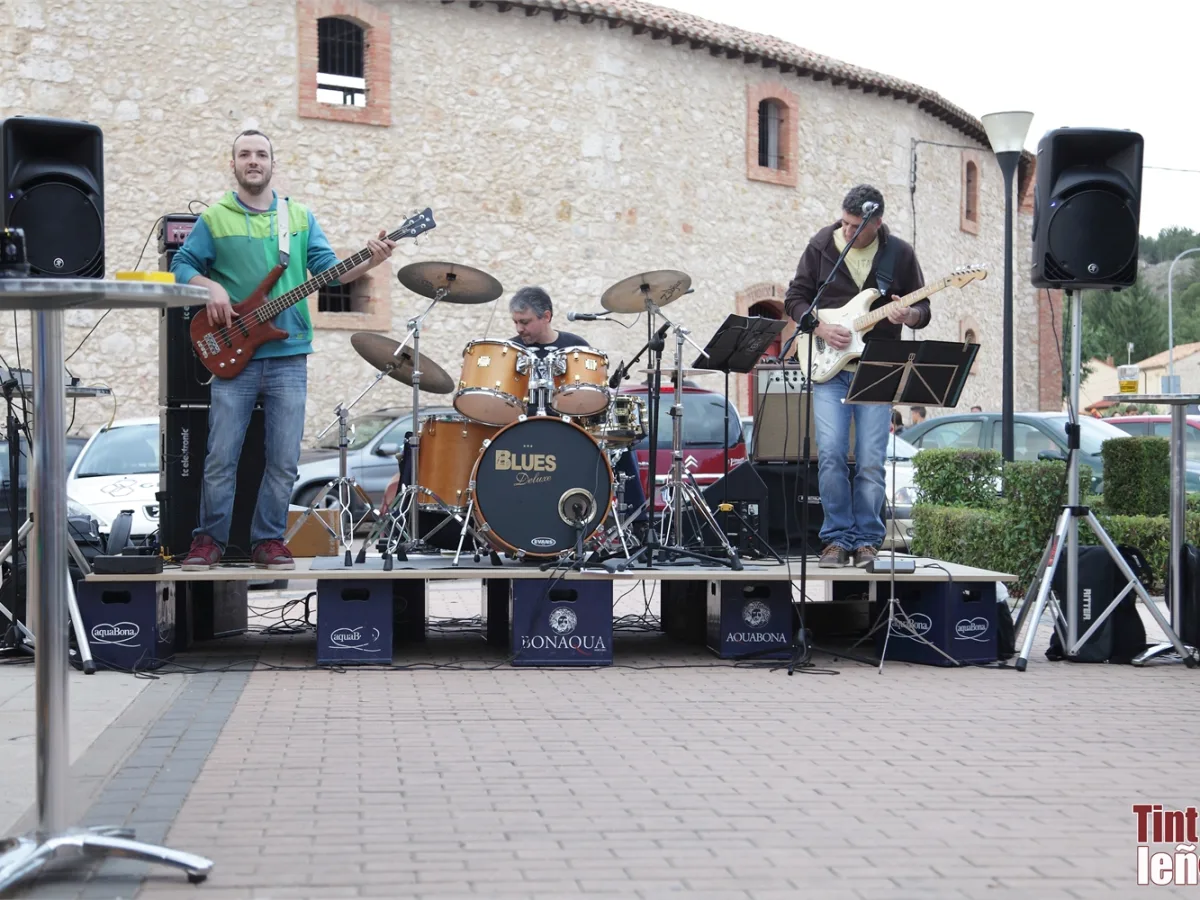 Actuación de Blues Deluxe en Tinto y Leña