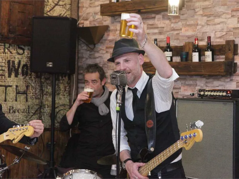 Actuación de Blues Days en Tinto y Leña
