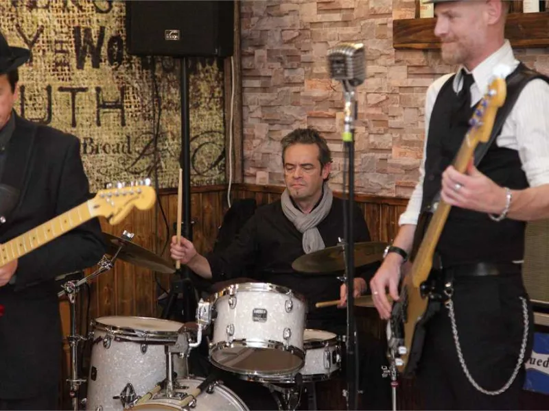 Actuación de Blues Days en Tinto y Leña
