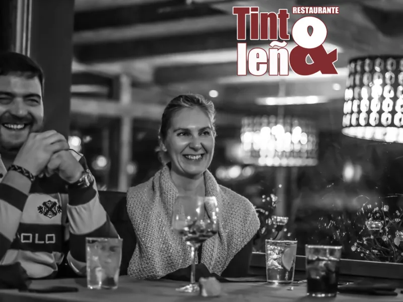 Actuación de Monólogos Miguel Martín en Tinto y Leña