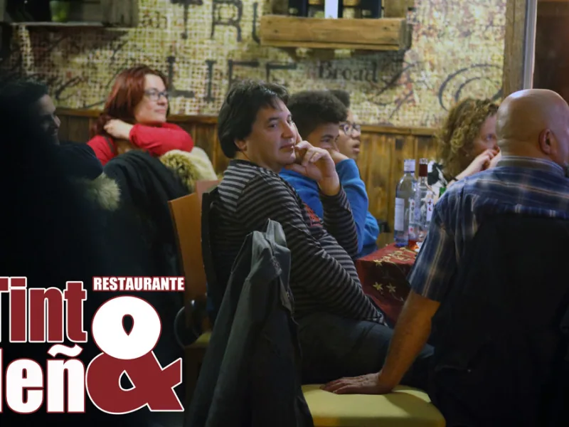 Actuación de Monólogos Miguel Martín en Tinto y Leña