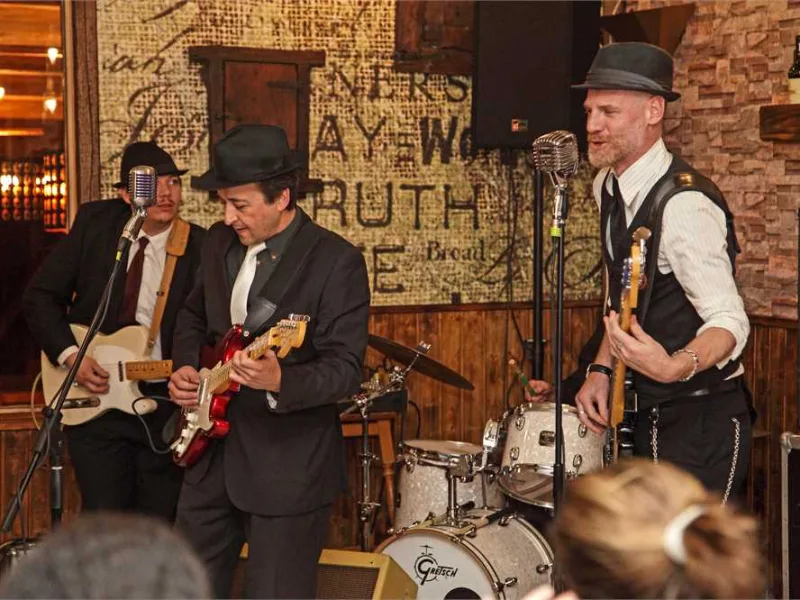 Actuación de Blues Days en Tinto y Leña