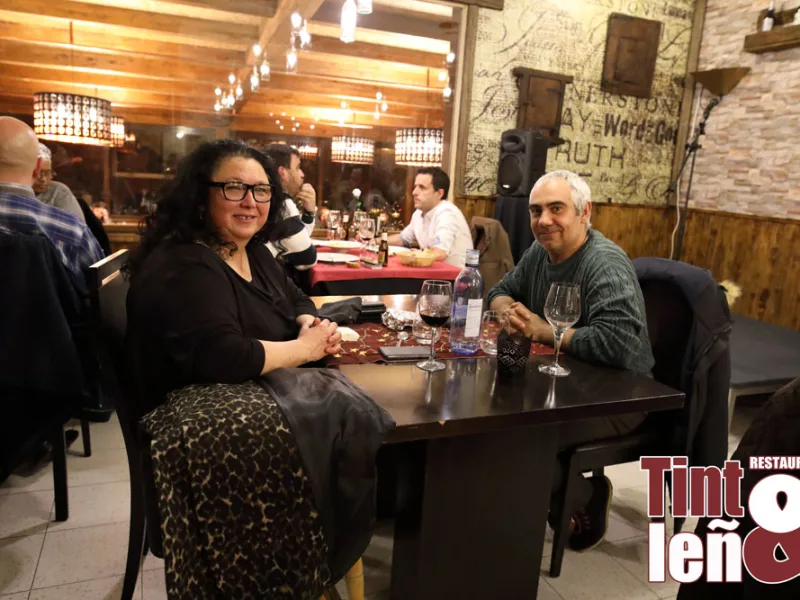Actuación de Monólogos Miguel Martín en Tinto y Leña